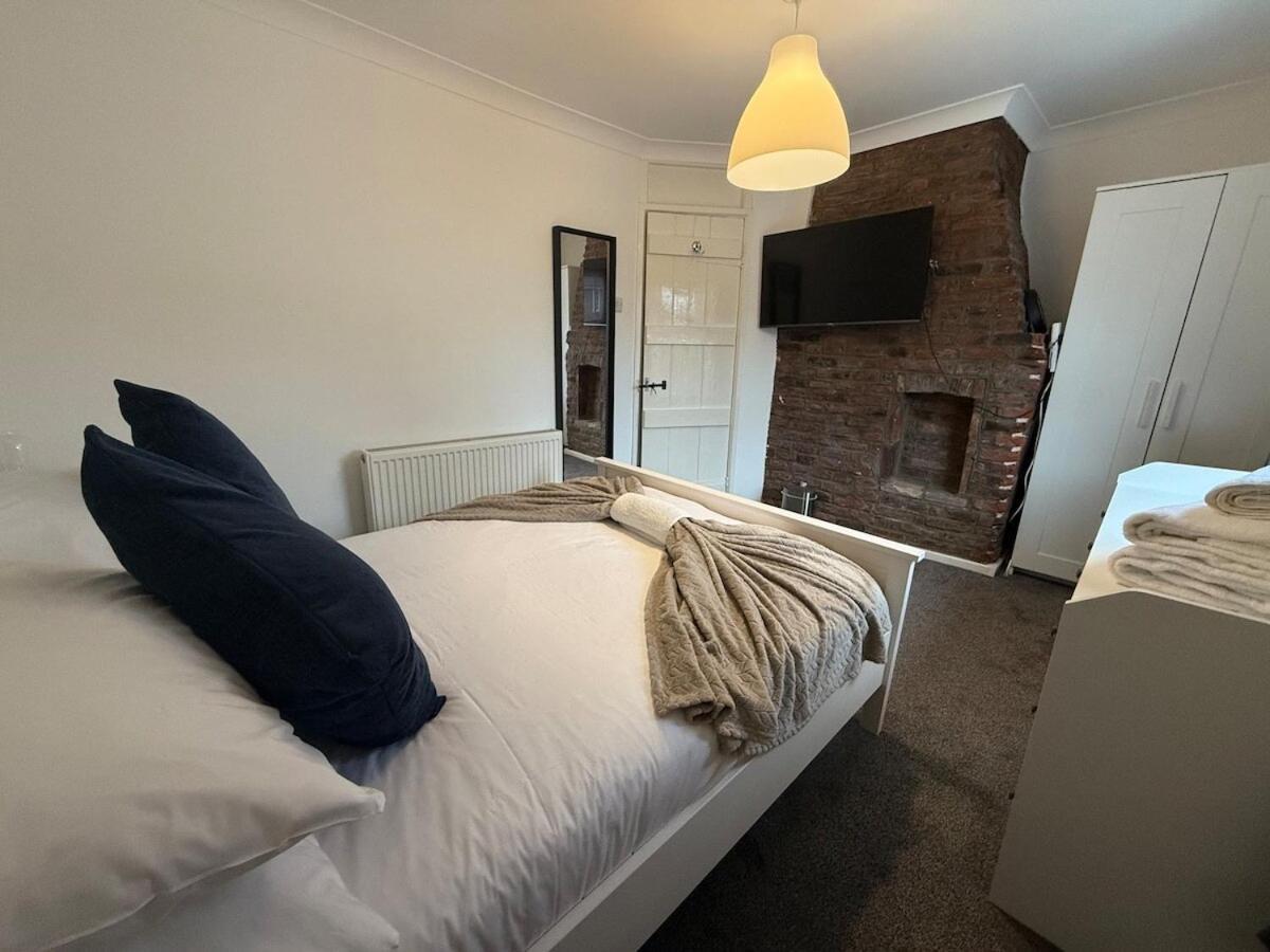 Tidal Walk Cottage By The Sea Harwich Room photo