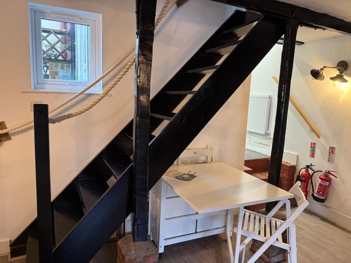 Tidal Walk Cottage By The Sea Harwich Room photo